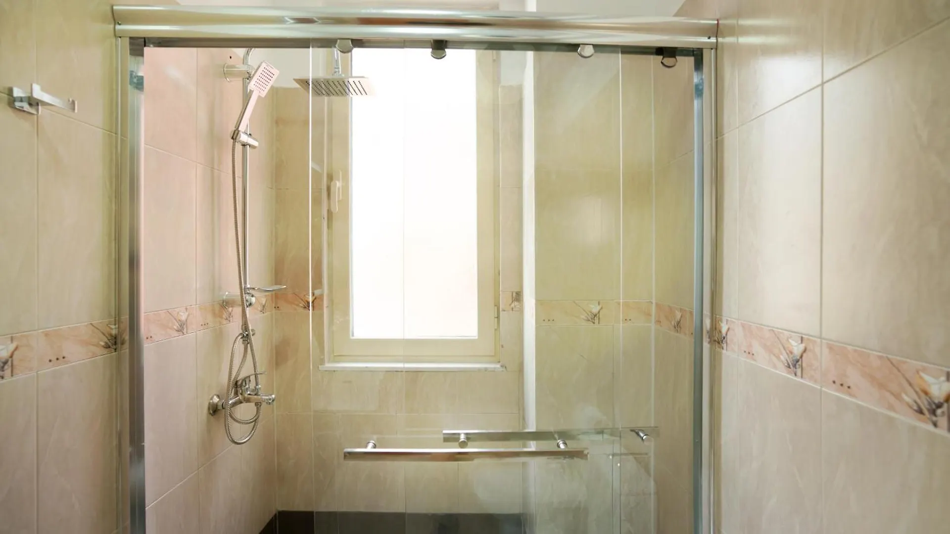Urban Gem Apt - Tirana