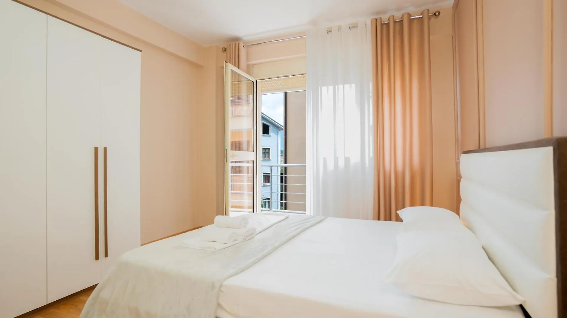 Appartement Urban Gem Apt - Tirana Albanië